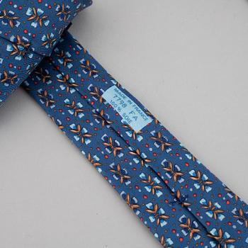 Hermès, 3 silk ties.