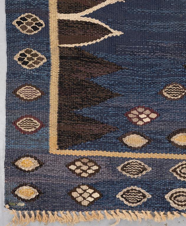 Barbro Nilsson, matta, "Snäckorna", gobelängteknik, ca 300 x 202,5 cm, signerad AB MMF BN.