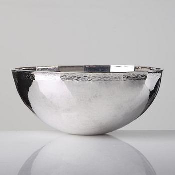 Fredrik Ingemansson, a sterling bowl, executed in Stockholm 1990.