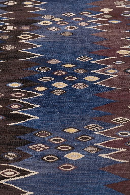 Barbro Nilsson, A CARPET, "Snäckorna", flat weave, ca 278 x 191,5-194 cm, signed AB MMF BN.