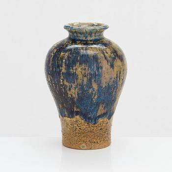 Aune Siimes, A stoneware vase. SIgned AS Arabia 1943.