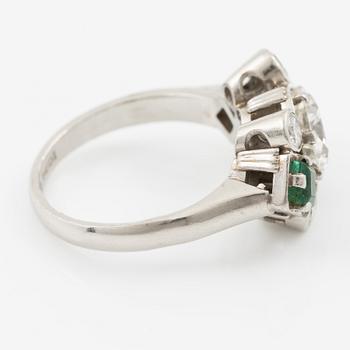 Ring 18K vitguld med en rund briljantslipad diamant ca 1.12 ct.