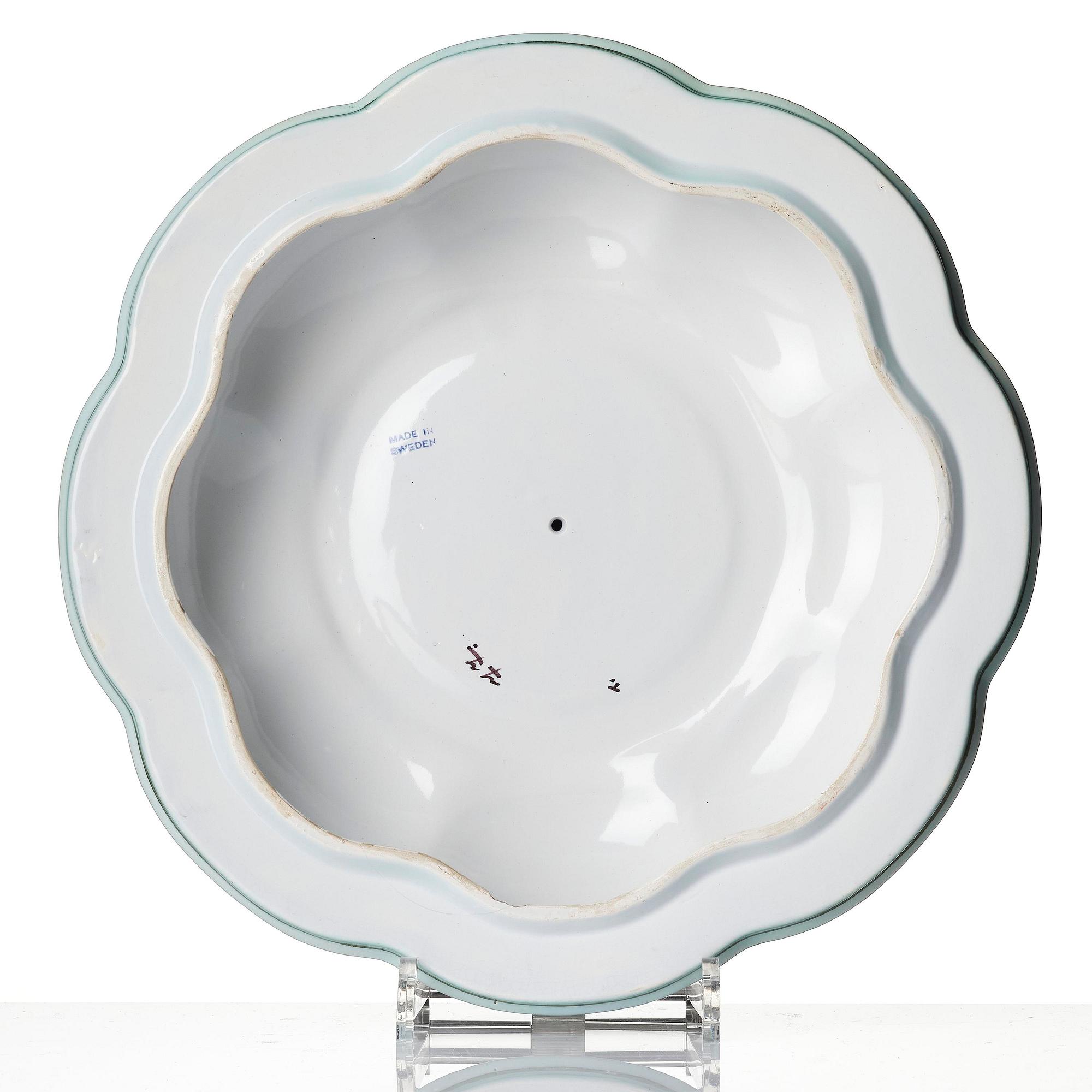 Arthur Percy, a Swedish Grace lidded creamware bowl, Gefle Porcelain Factory, Sweden, 1920s-30s.