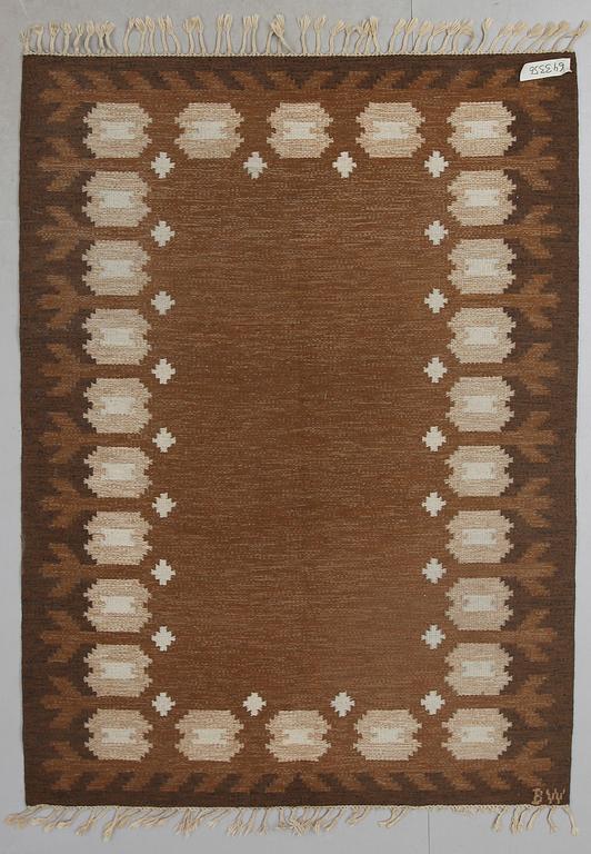 MATTA, rölakan, signerad BW (Berit Woelfer). Ca 230 x 170 cm.