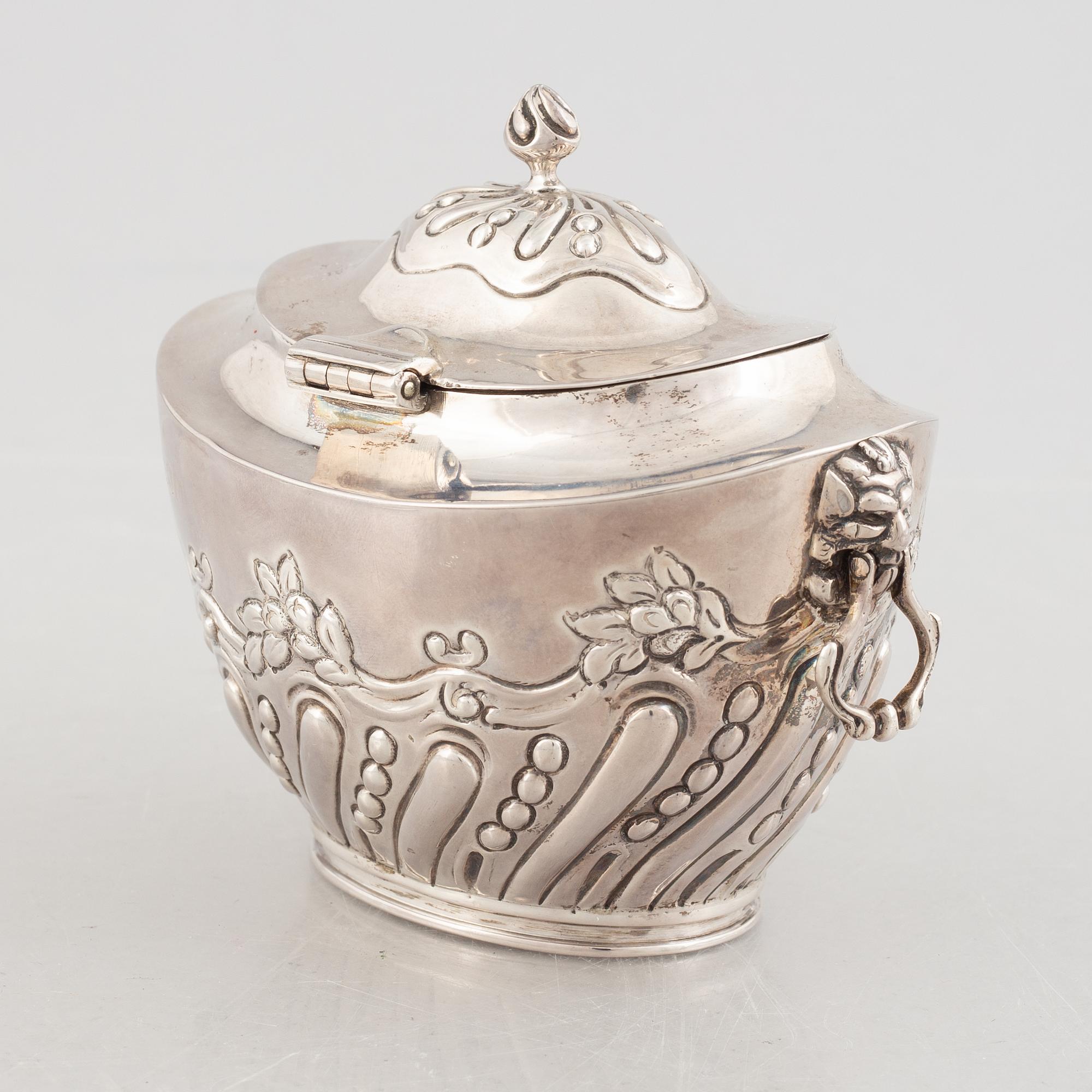 An English silver sugar bowl, mark of Charles Stuart Harris, London 1897.