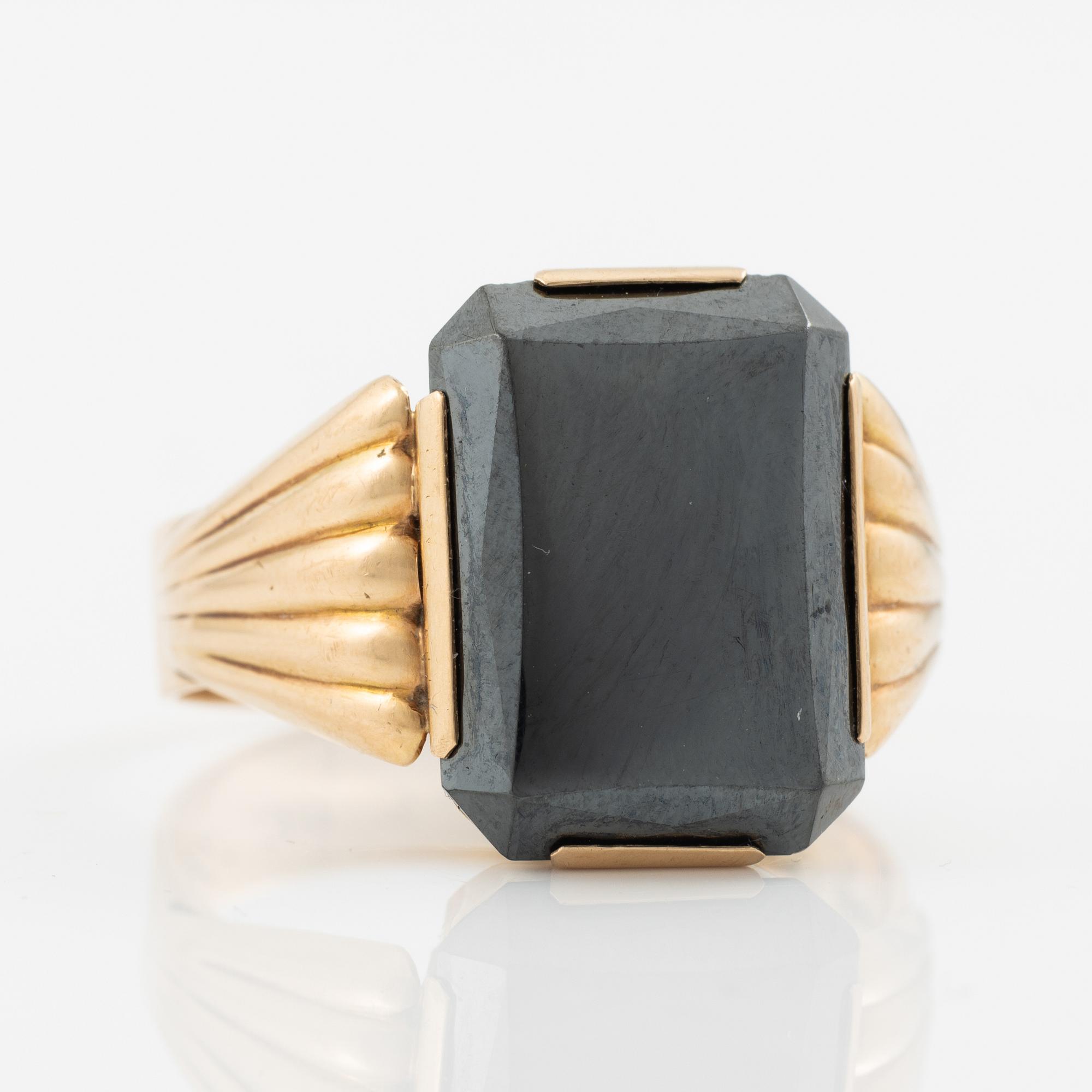Claw ring, 14K gold with hematite.