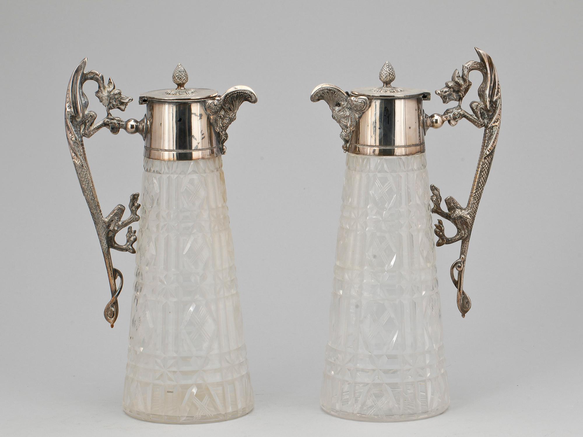 KANNOR, ett par, nysilver, glas, 1900-talets början.