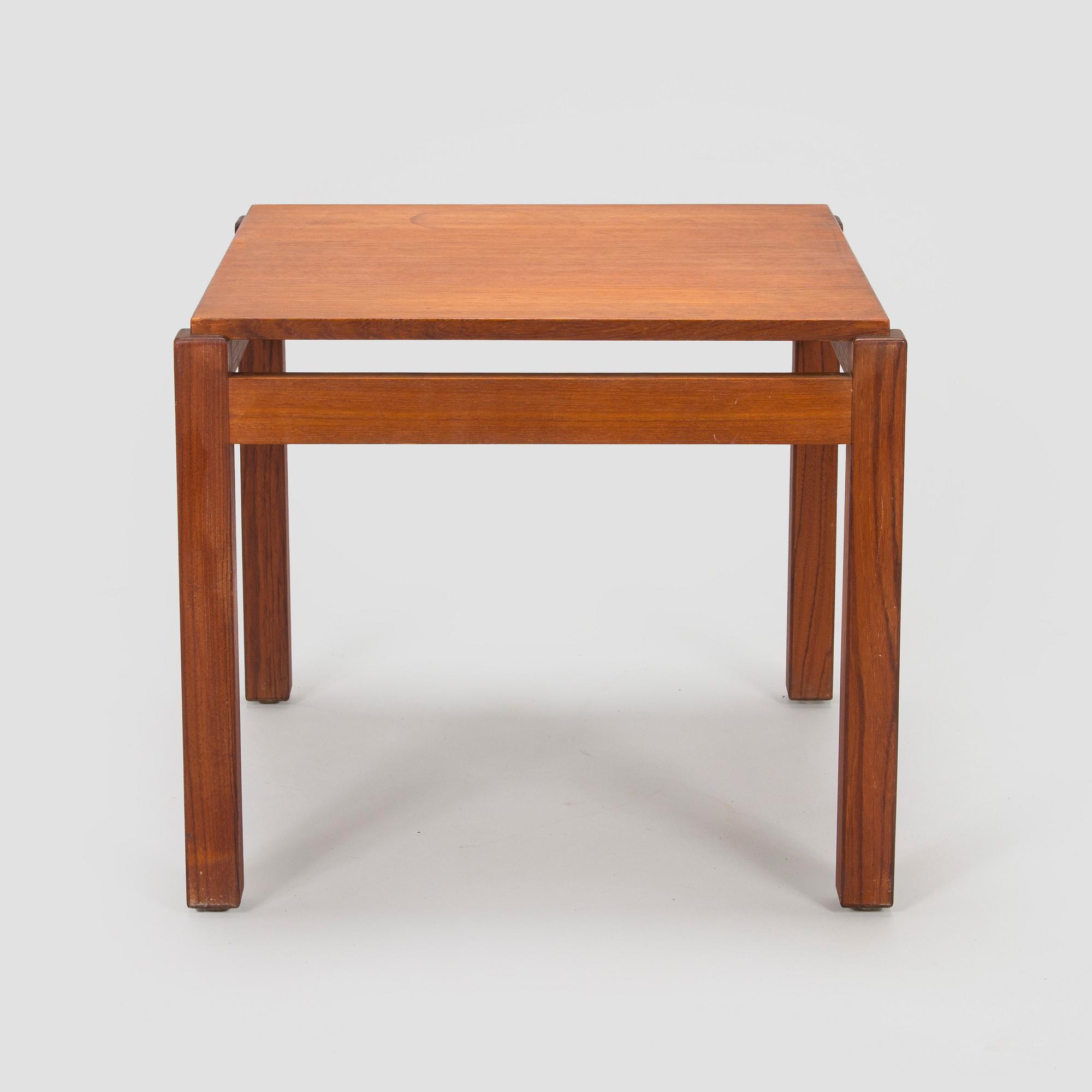 Carl Gustaf Hiort af Ornäs, pöytä, "Lamppupöytä", HMN, Huonekaluliike Mikko Nupponen 1960-luku.