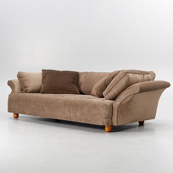 Josef Frank, a 'Liljevalchs sofa', Svenskt Tenn, 2000s.