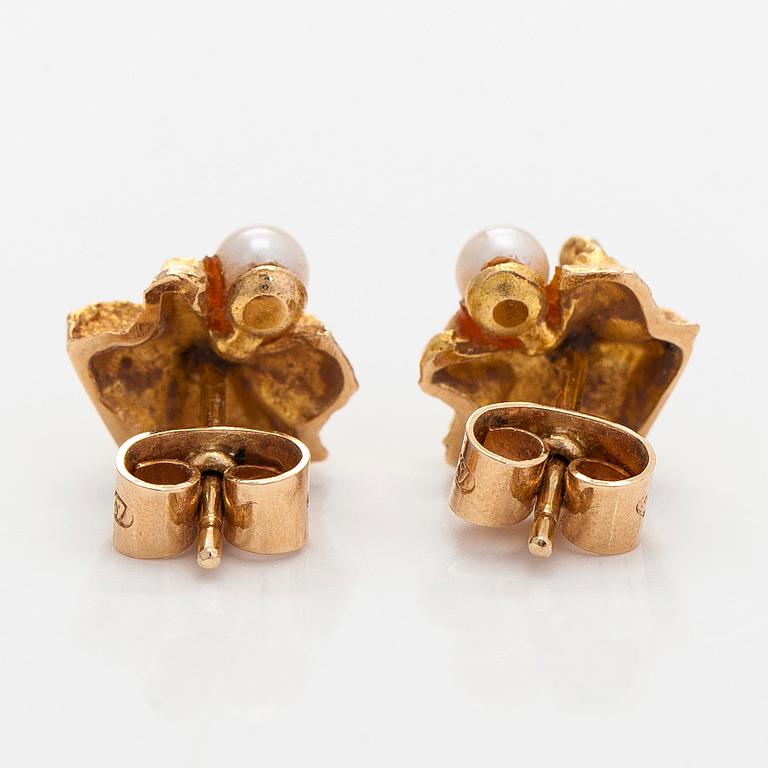 Björn Weckström, earrings, “Saana”, cultured pearls, 14K gold. Lapponia 1975.