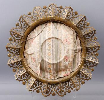 VÄGGPLAKETTER, 2 st, porslin och mässing. Renässansstil, 1800/1900-tal.