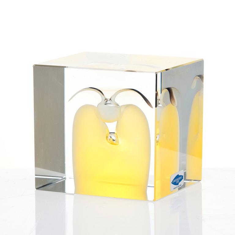 Oiva Toikka, a set of three cubic glass pieces, Nuutajärvi Finland 1989-2000.