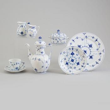 A part tea and coffee porcelain service, 'Musselmalet', Royal Copenhagen and Bing & Gröndal, 20th century (23 pieces).