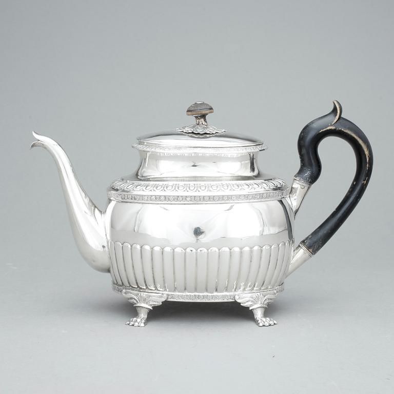 TEKANNA, silver, empire, Anders Lundqvist, Stockholm 1829. Vikt ca 705 gram.