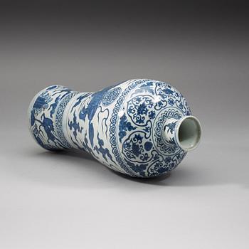 MEIPINGVAS, porslin. Mingdynastin, Wanli (1572-1620).
