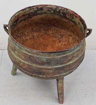 TREFOTSGRYTA, gjutjärn, 1800-tal.