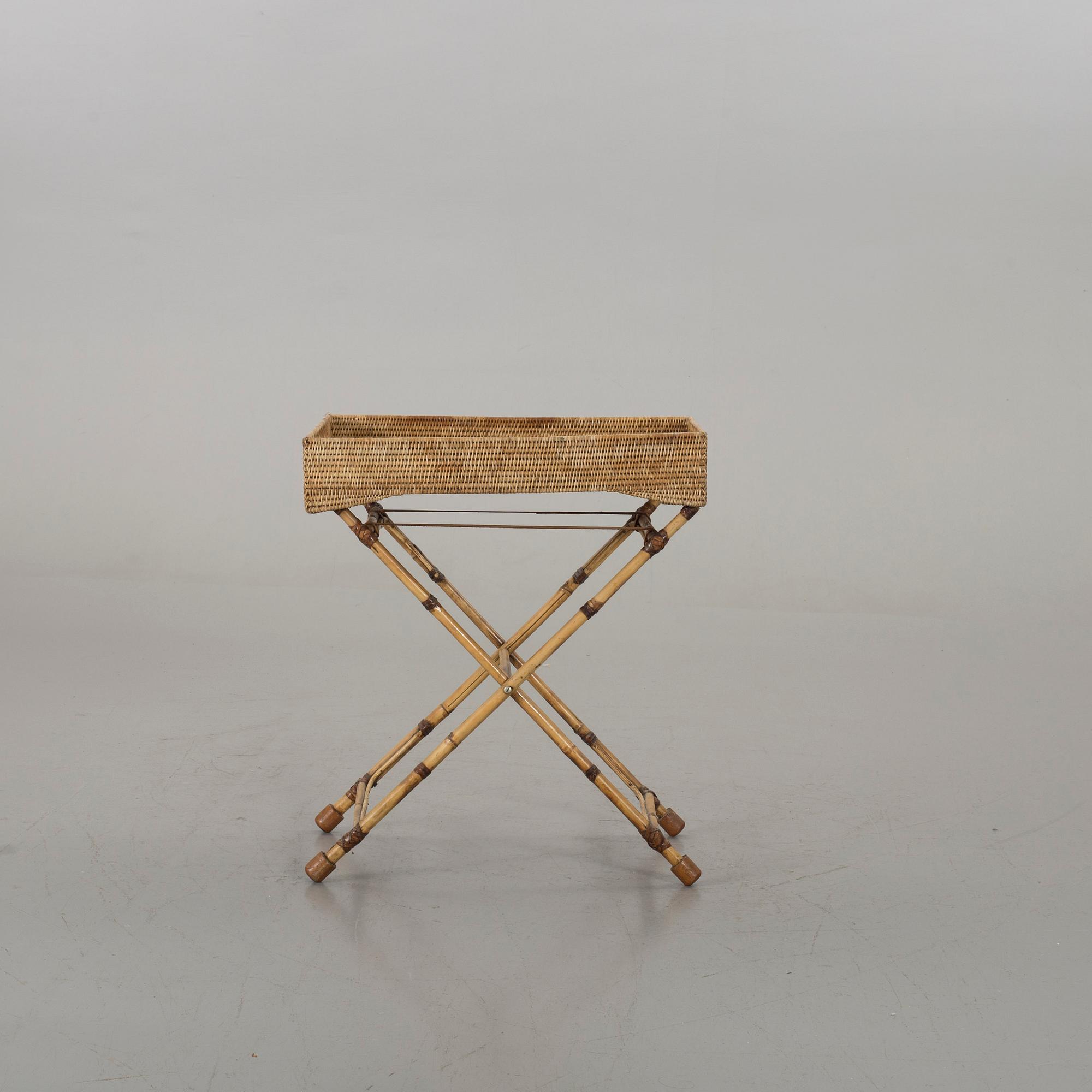 A SERVING TRAY 20TH CENTURY.