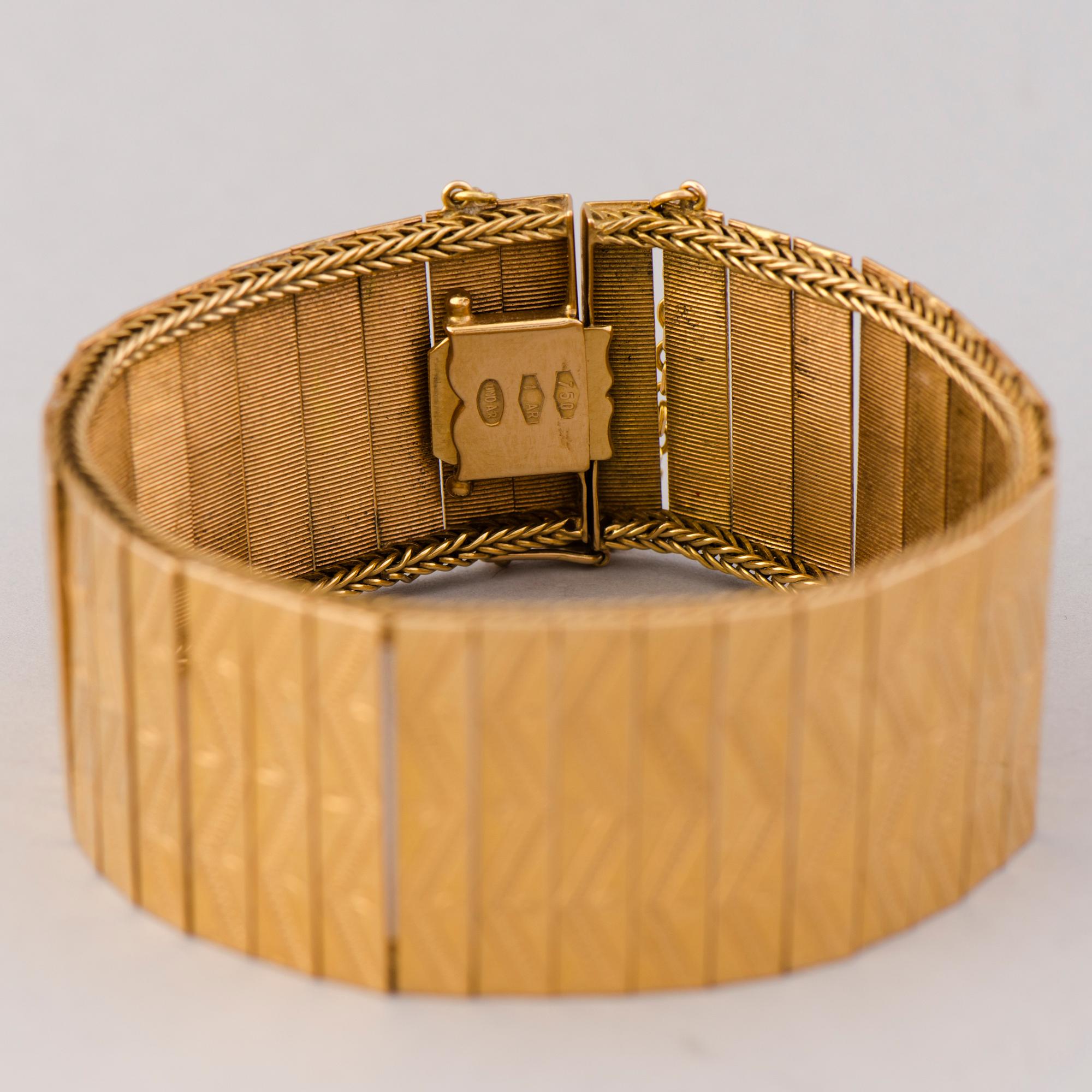 A BRACELET, 18K gold. Uno A Erre, Italy.