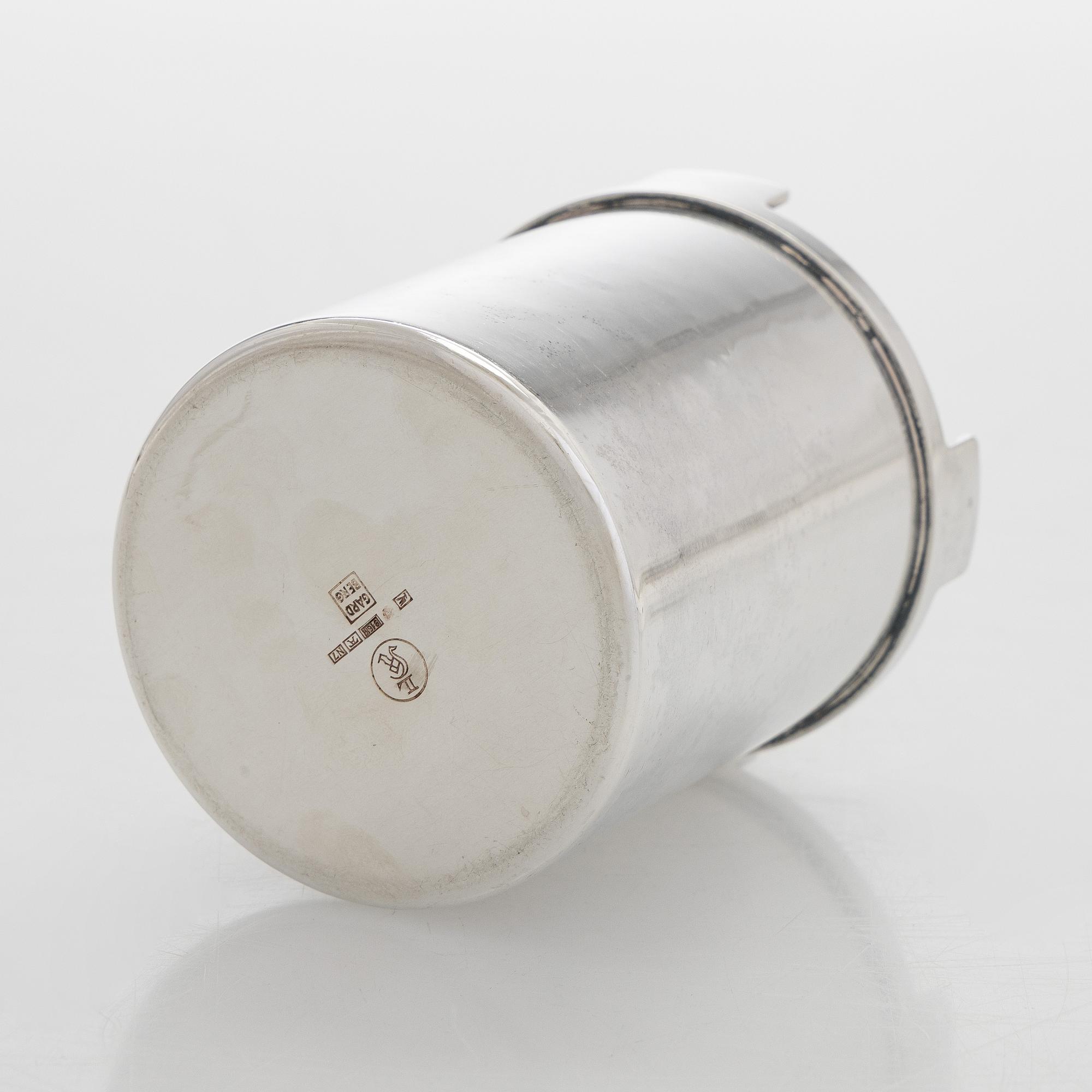Bertel Gardberg, a stone-lidded silver jar, Kultateollisuus, Turku 1966.