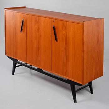 SIDEBOARD, 1900-talets mitt.