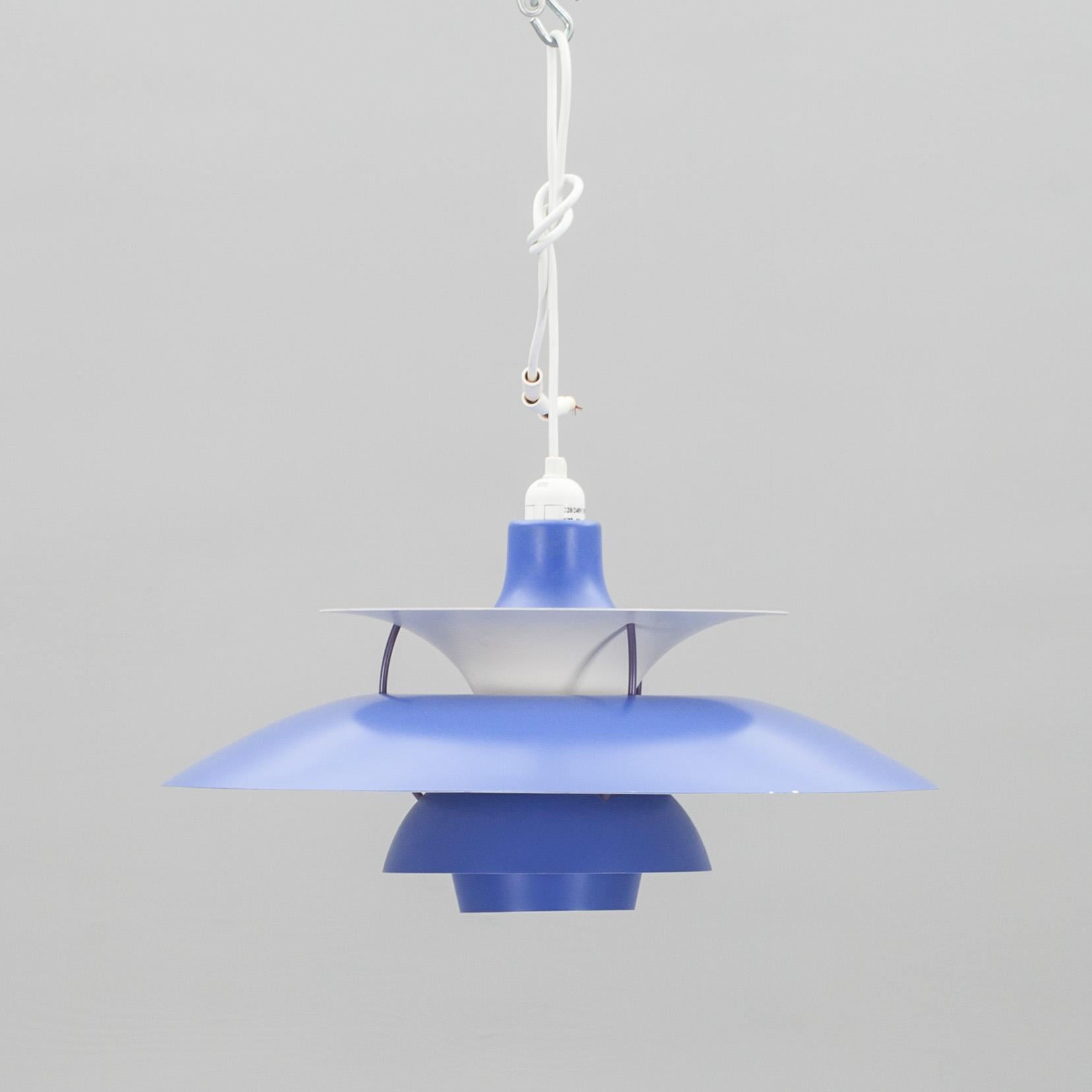 TAKLAMPA, "PH5". Poul Henningsen, Louis Poulsen, Danmark.