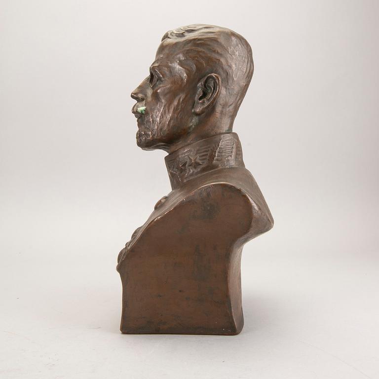 Frans Törnegren, skulptur signerad 1915.