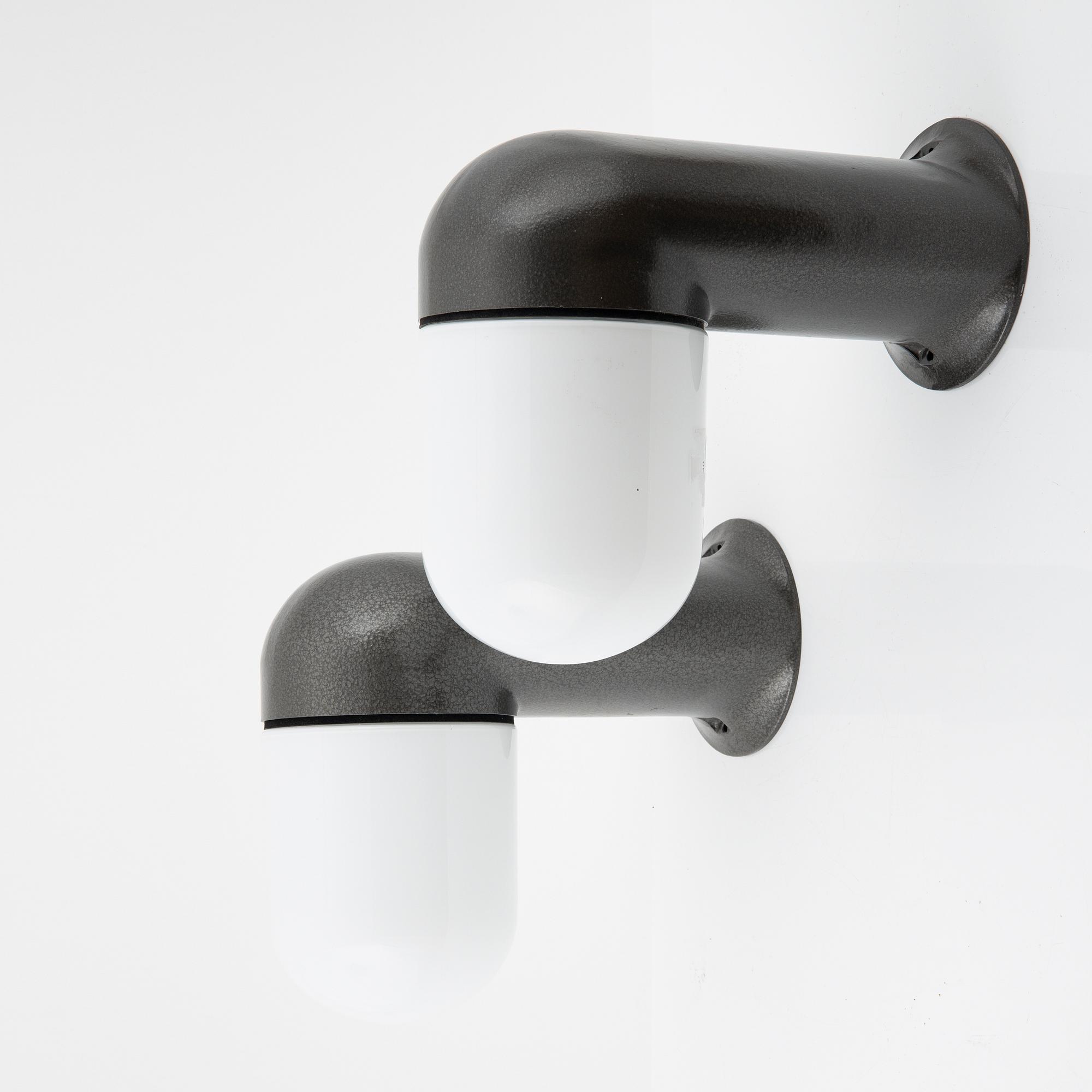Sergio Mazza, vägglampor, ett par 'Catalina', Artemide, Italien.