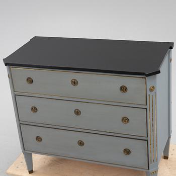 Chest of drawers, Gustavian style, 20th century.