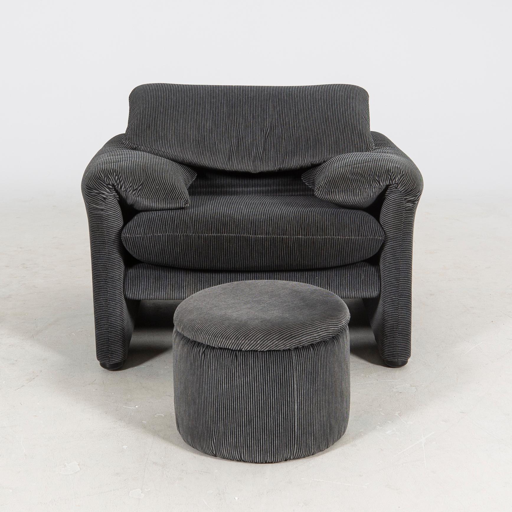 Vico Magistretti armchair with footstool "Maralunga" for Cassina Italy late 20th century.