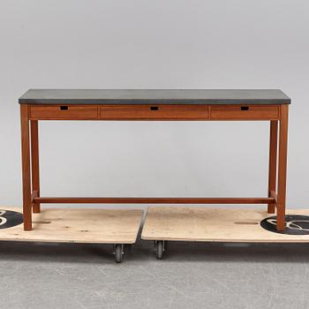 Kerstin Olby, sideboard, 'Pappi'.