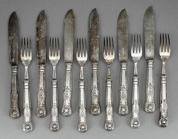SILVERBESTICK, 12 st, trol Harrison Brothers & Howson, Sheffield, 1900-talets första hälft. Total vikt ca 699 gram.