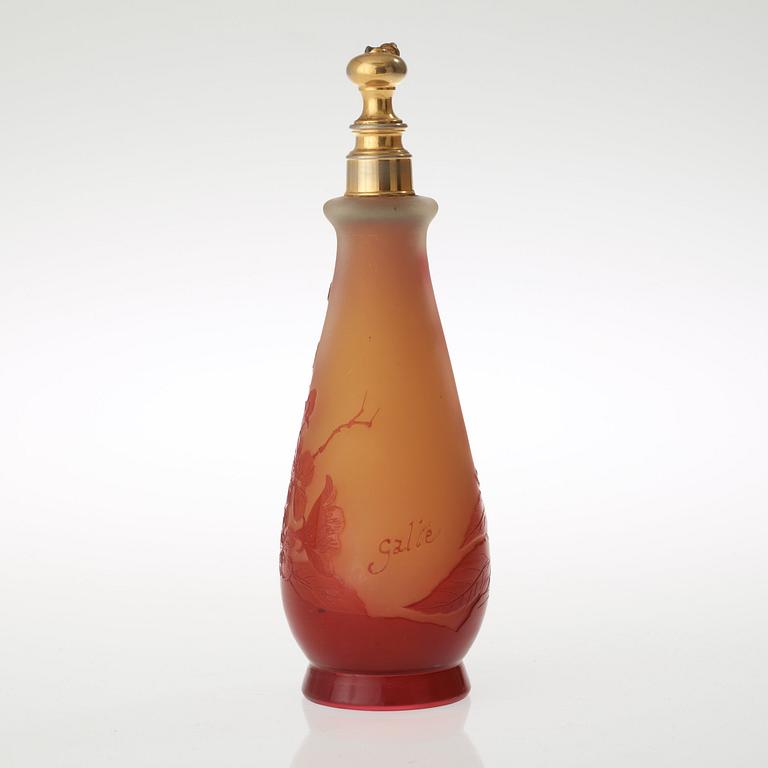 An Emile Gallé Art Nouveau cameo glass perfume bottle, Nancy, France.