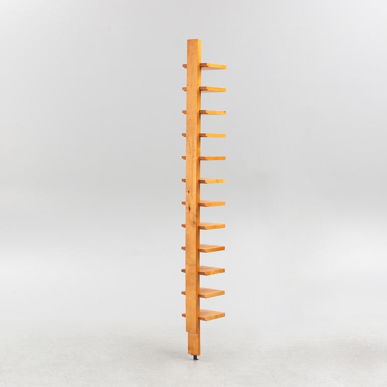 John Kandell, hylla, ”Pilaster”, Källemo, 1900-talets slut.