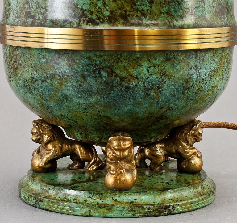 BORDSLAMPA, 1900-talets första hälft.