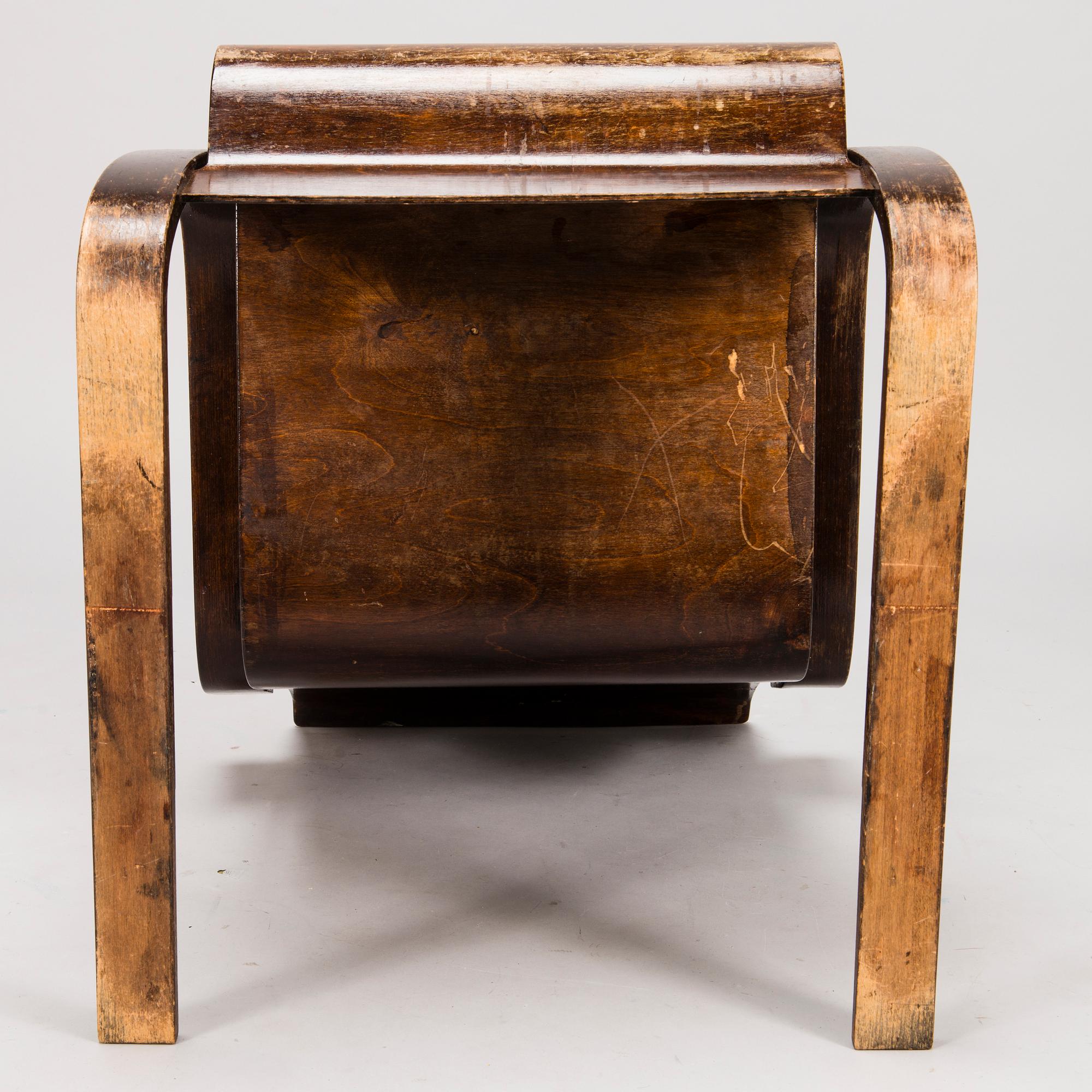 Alvar Aalto, A 1932-1934 'Paimio' armchair for O.Y. Huonekalu-ja Rakennustyötehdas A.B. Finland.