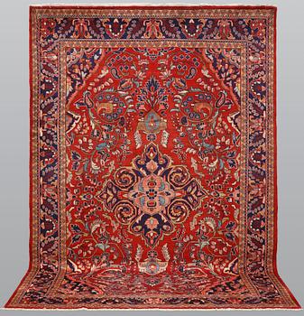 A carpet, Hamadan ca 327 x 220 cm.