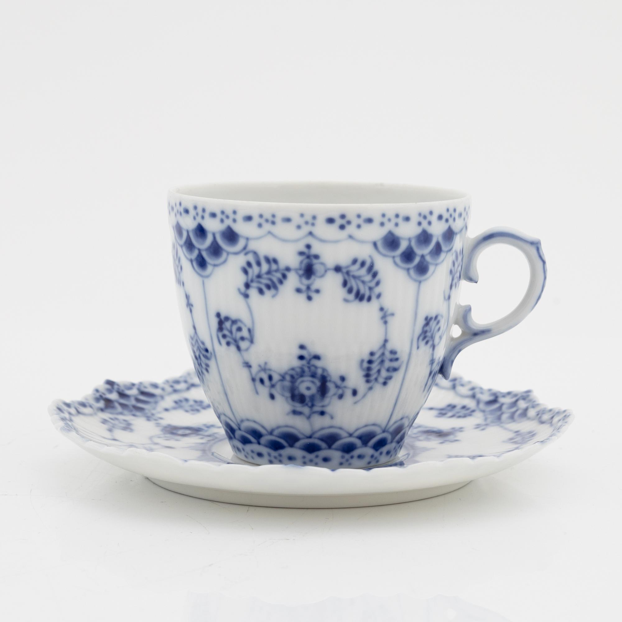 Royal Copenhagen, servisdelar, 12 st, porslin, "Musselmalet", Danmark.