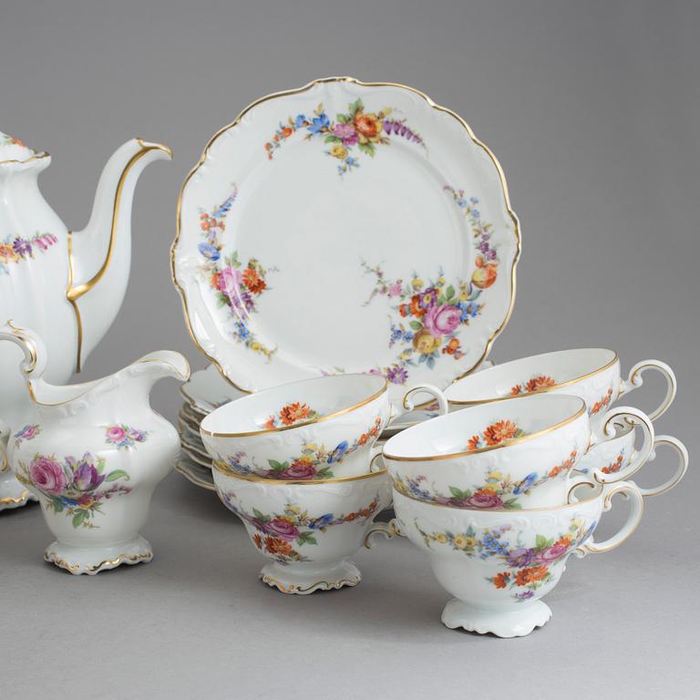 KAFFESERVIS, 23 delar, delar, porslin, "Pompadour", Rosenthal, 1900-talets första hälft.