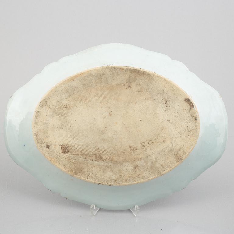Five pieces of blue and white Chinese porcelain, Qing dynasty, 18th-19th century.