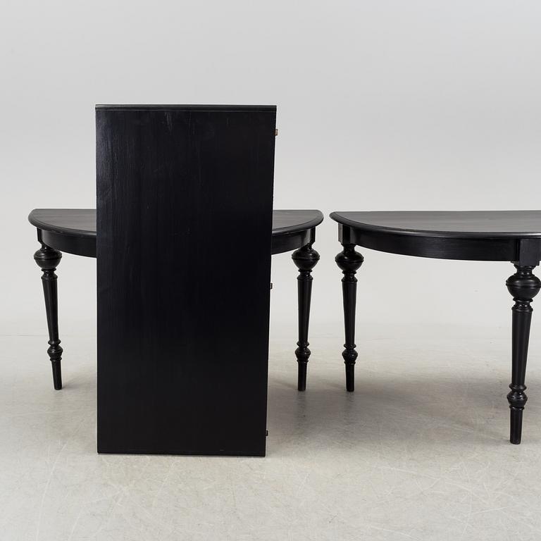 A 19th century dining table.