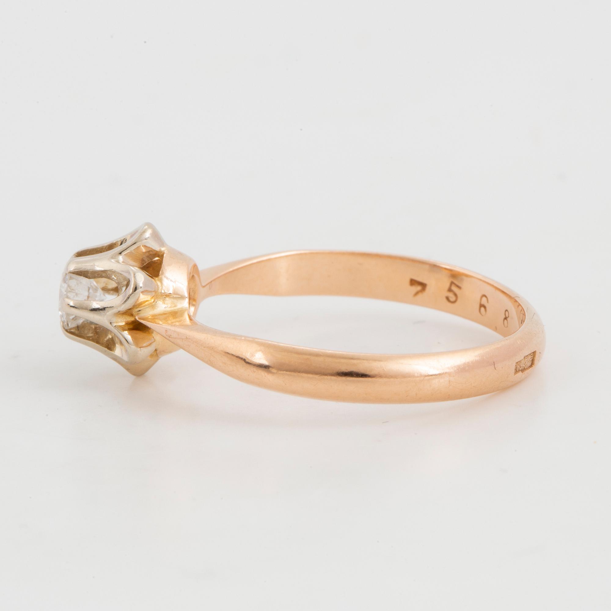Brilliant-cut diamond ring.
