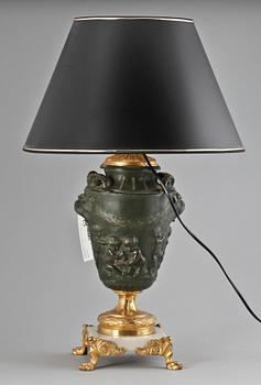 BORDSLAMPA, empirstil, 1900-talets andra hälft.