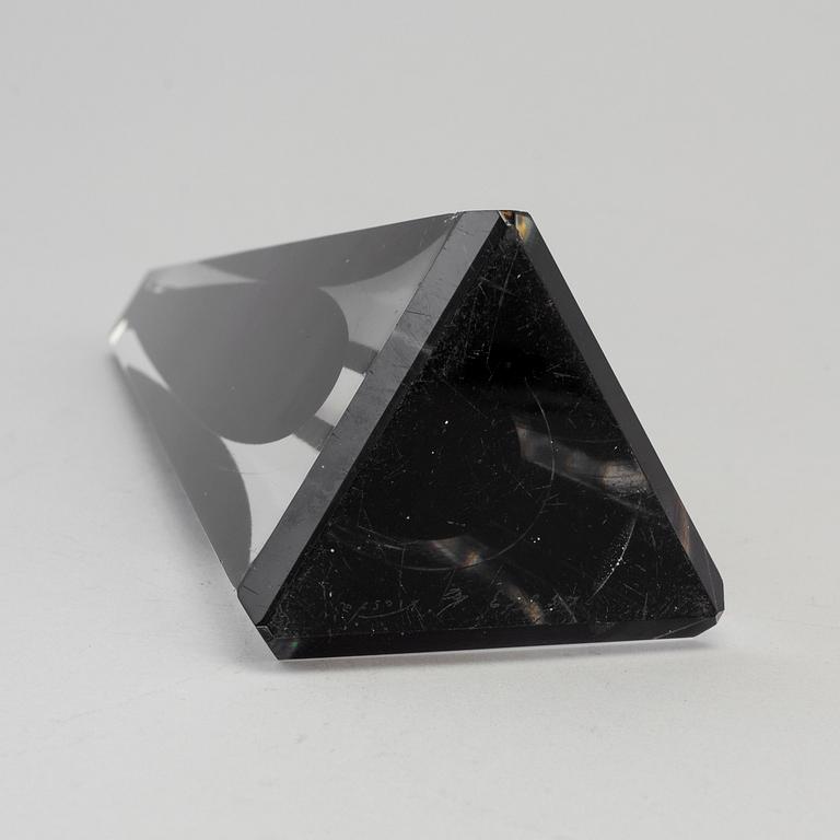 A Vicke Lindstrand glass vase, for KOsta, 1950s.