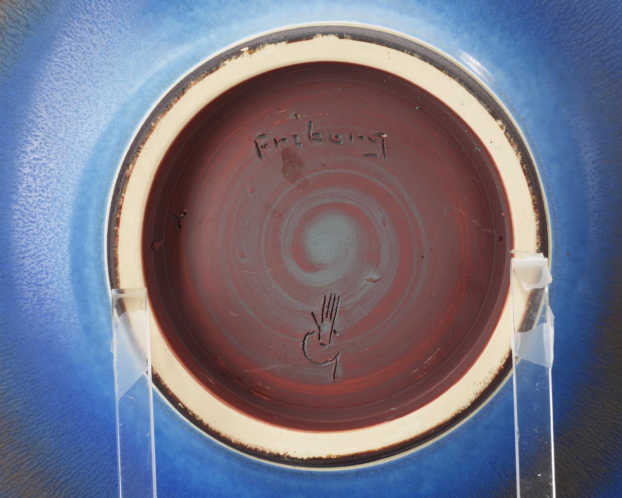 A Berndt Friberg stoneware bowl, Gustavsberg Studio 1954.