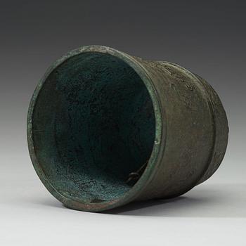 An archaistic bronze bell, late Ming dynasty (1368-1643).