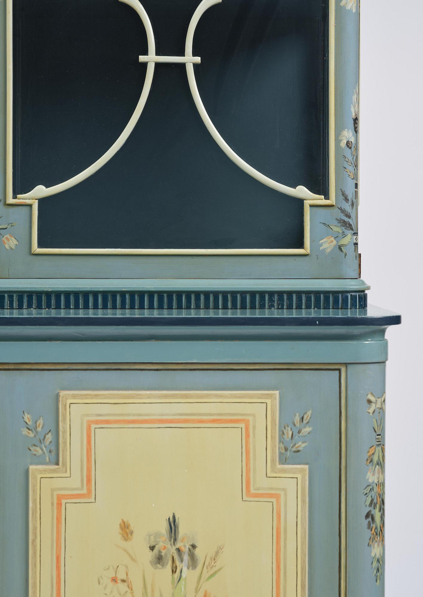 Carl Malmsten, a Swedish Grace showcase cabinet, cabinetmaker Albin Johansson, Stockholm, for Villa Kvikkjokk, 1927.