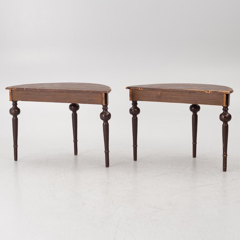 Månbord, ett par, 1800-talets andra hälft.