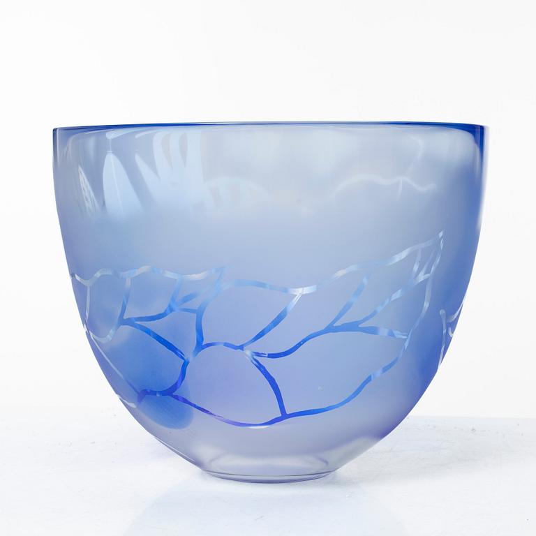Ulrica Hydman-Vallien, a bowl, Kosta Boda.