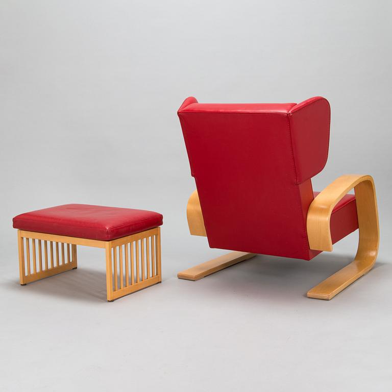 Alvar Aalto, nojatuoli ' High back tank'  E400 för Artek 1999. Ben af Sculten, rahi 445 Artek 1999.