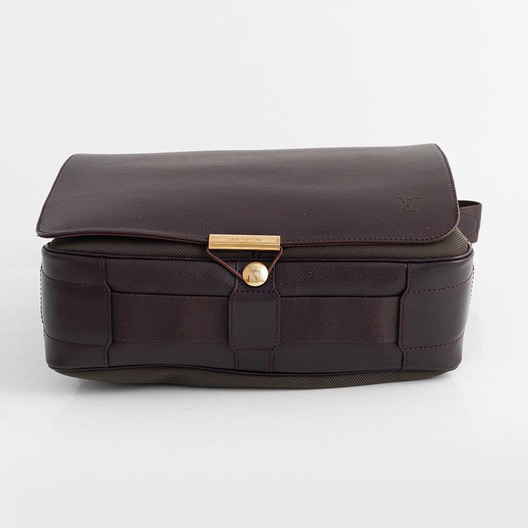 Louis Vuitton, messenger bag, "Abbesses", 2011.